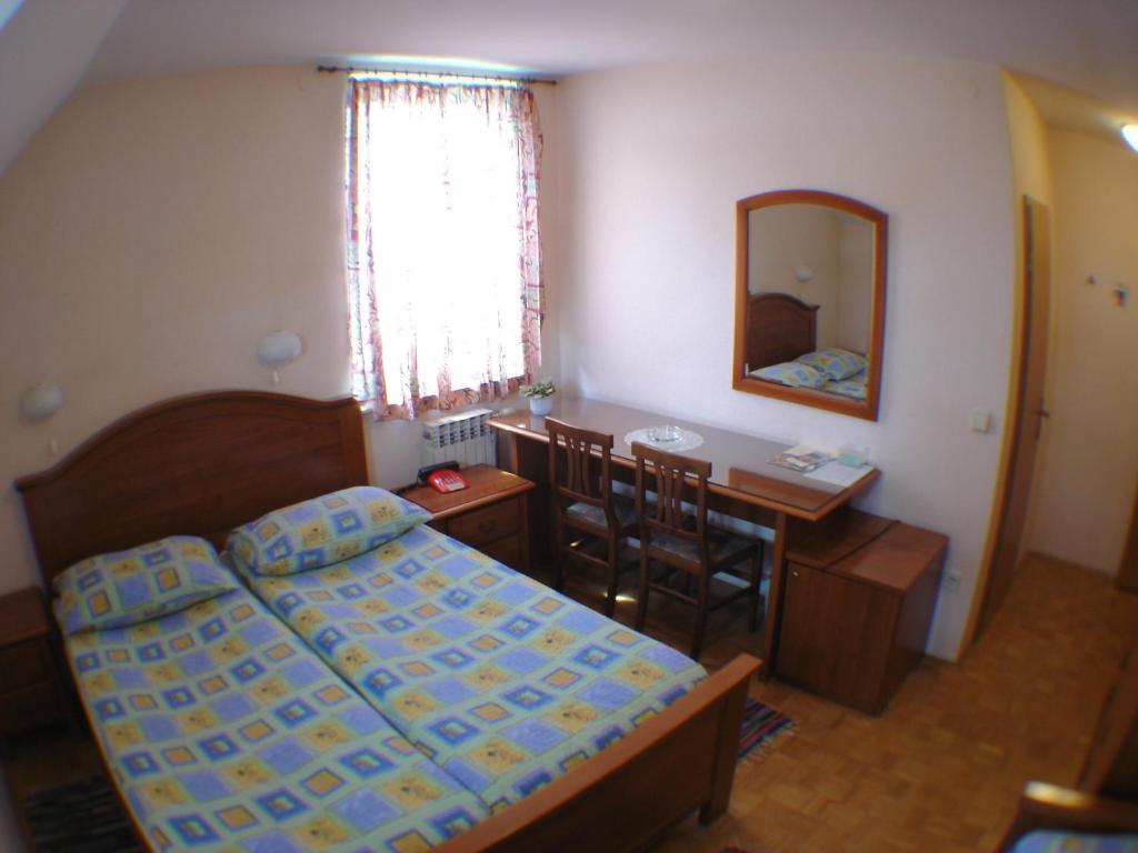 Guesthouse Janez Maribor Exteriör bild